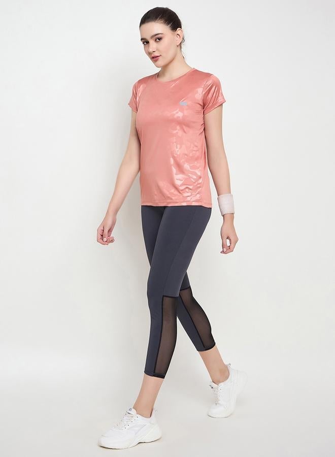 كلوفيا تيشيرت رياضي مريح خوخي بطبعة تمويه - Image 3